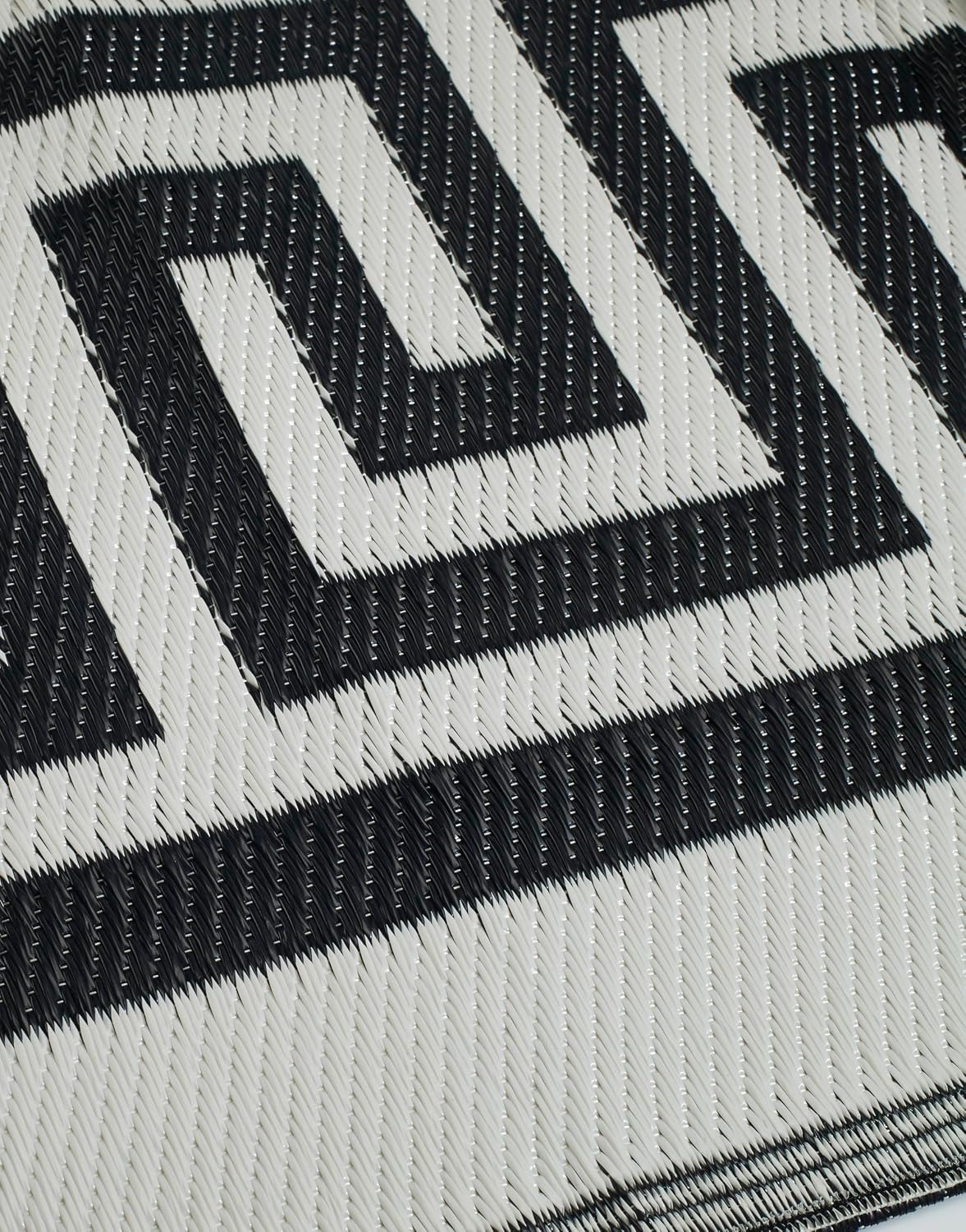 FH Home Outdoor Camping Rug - Waterproof, Fade Resistant, Reversible - Premium Recycled Plastic - Striped - Large Patio, Deck, Sunroom