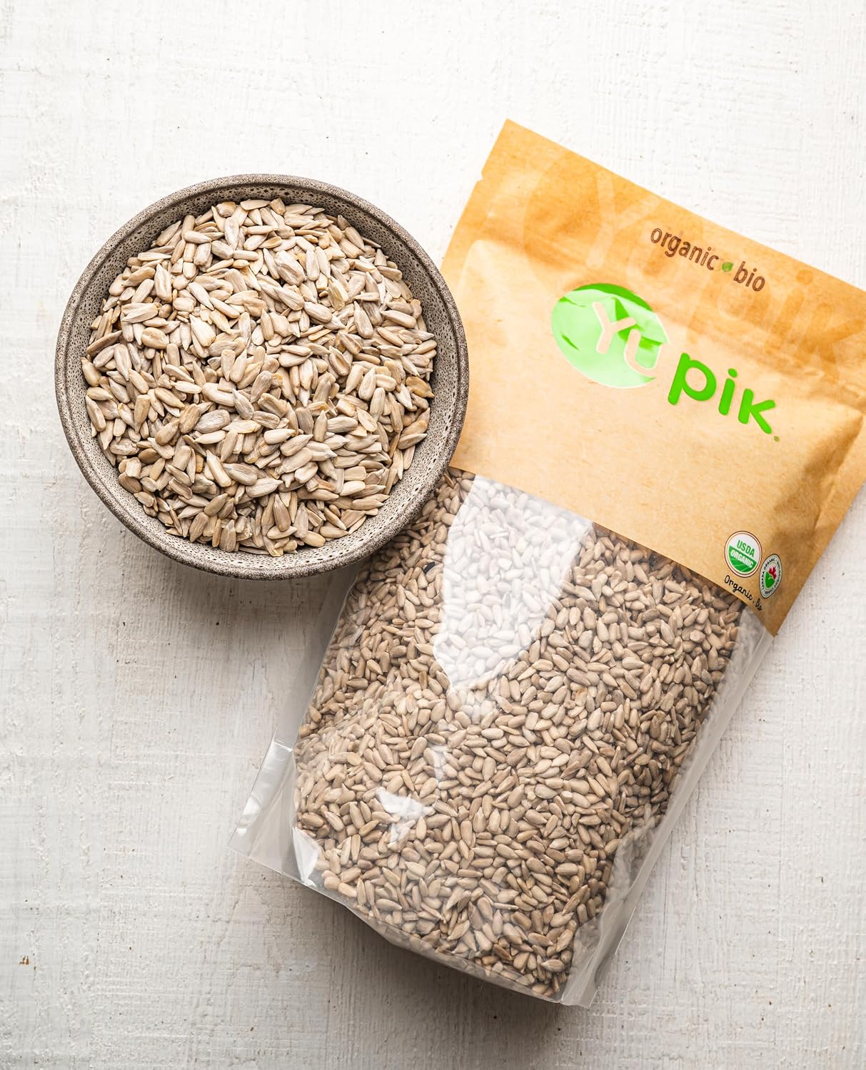 Yupik Organic Sunflower Seeds, No Shell, 2.2 lb (35.2 oz), Non-GMO, Vegan, Gluten-Free, Kosher, Raw Seeds, Salt-Free, Oil-Free, Source of Fiber & Iron, Healthy Snack, Ideal for Baking & Topping