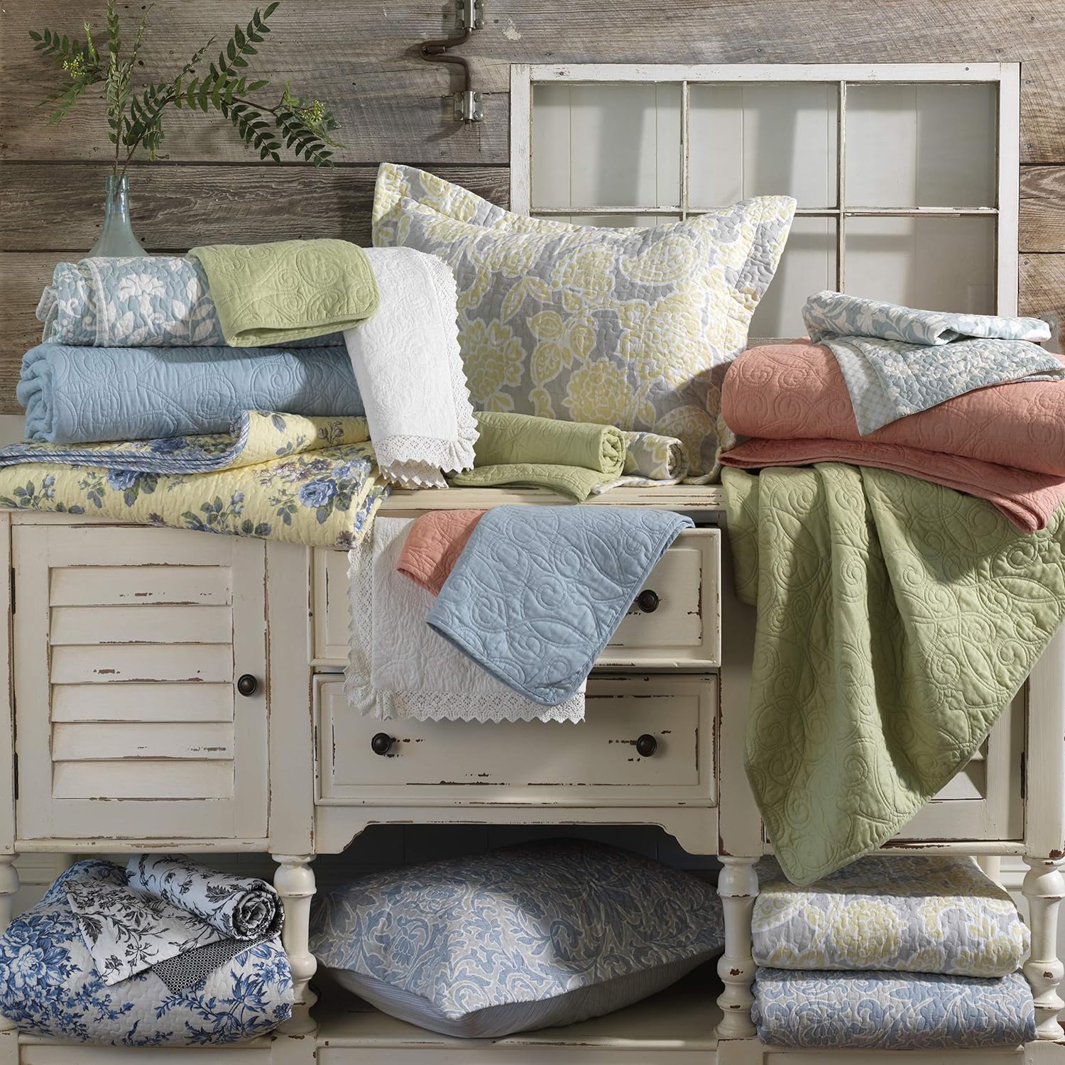 Laura Ashley - Queen Quilt Set, Soft Cotton Bedding with Matching Shams, Reversible Floral Toile Design, Floral Room Decor