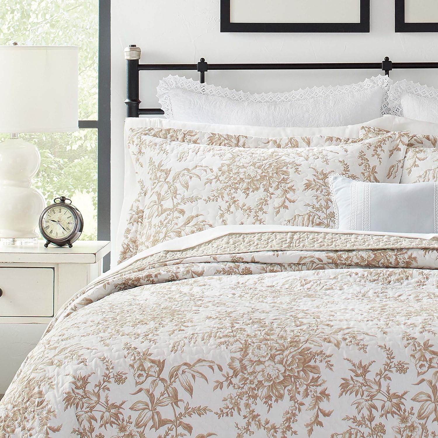 Laura Ashley – Queen Quilt Set, Soft & Lightweight Bedding with Matching Shams, Reversible Floral Room Decor, College Dorm Room Essentials (Bedford Blue)