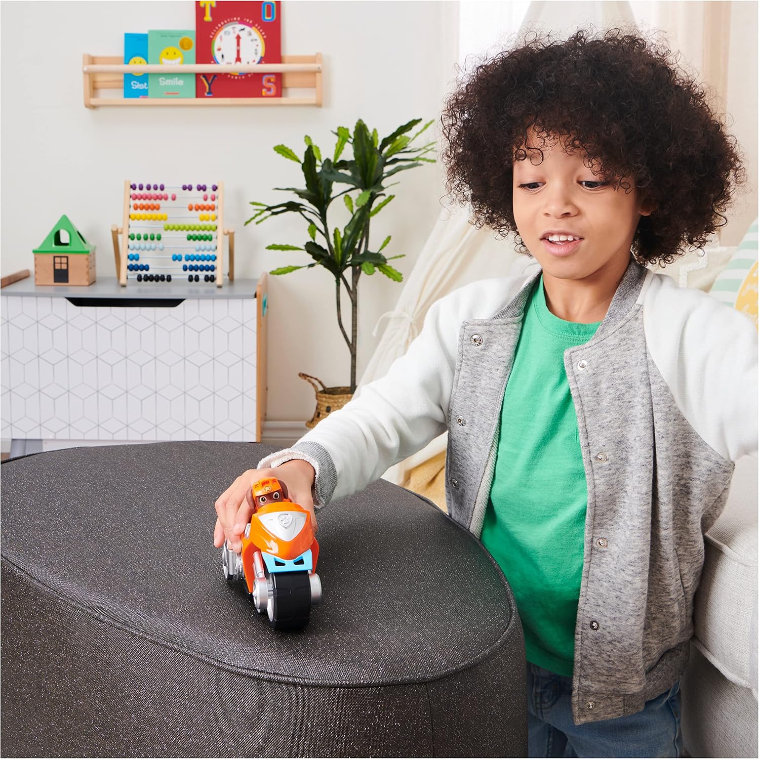 PAW Patrol, Moto Pups Wildcat’s Deluxe Pull Back Motorcycle Vehicle with Wheelie Feature and Toy Figure
