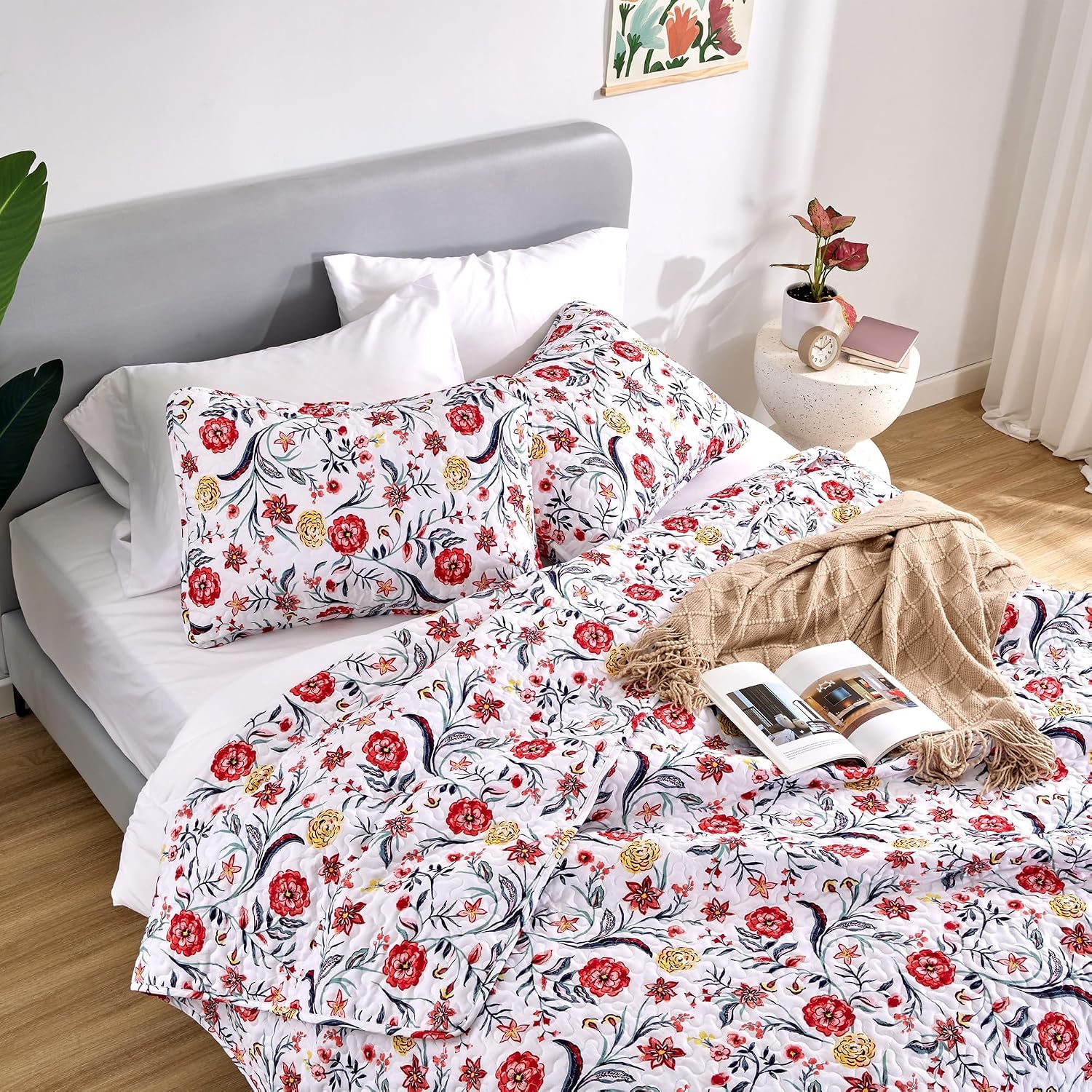 SLEEP ZONE 3-Piece Printed Quilt Set - Full/Queen Size - Lightweight Reversible Bedding Coverlet Set for All Season (Classic Paisley Pattern)