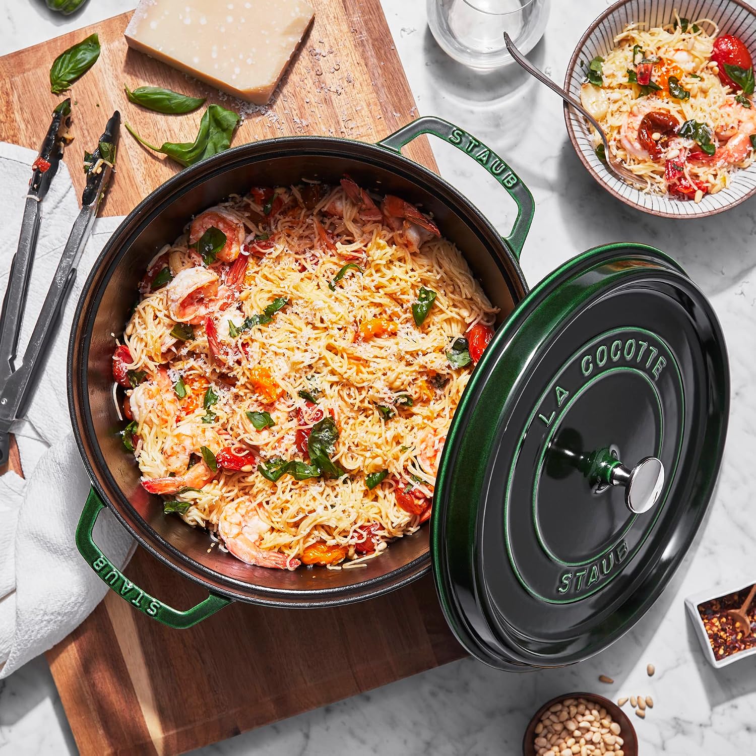 Staub Round Cocotte - 5.5Qt - Grenadine