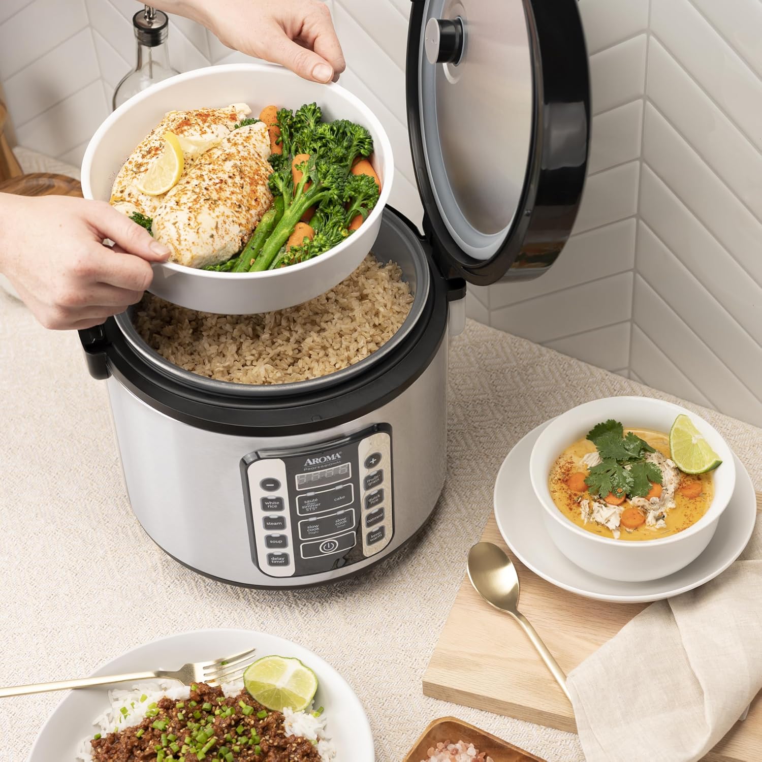 AROMA Digital Rice Cooker, 4-Cup (Uncooked) / 8-Cup (Cooked), Steamer, Grain Cooker, Multicooker, 2 Qt, Stainless Steel Exterior, ARC-914SBD