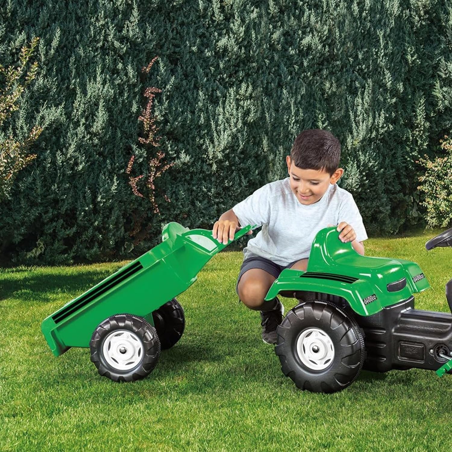 DOLU Pedal Operated Ride On Tractor for Kids with Full Ranchero Trailer, Indoor Outdoor Toy Vehicle with Front Loader & Hauling Trailer for Ages 3–6