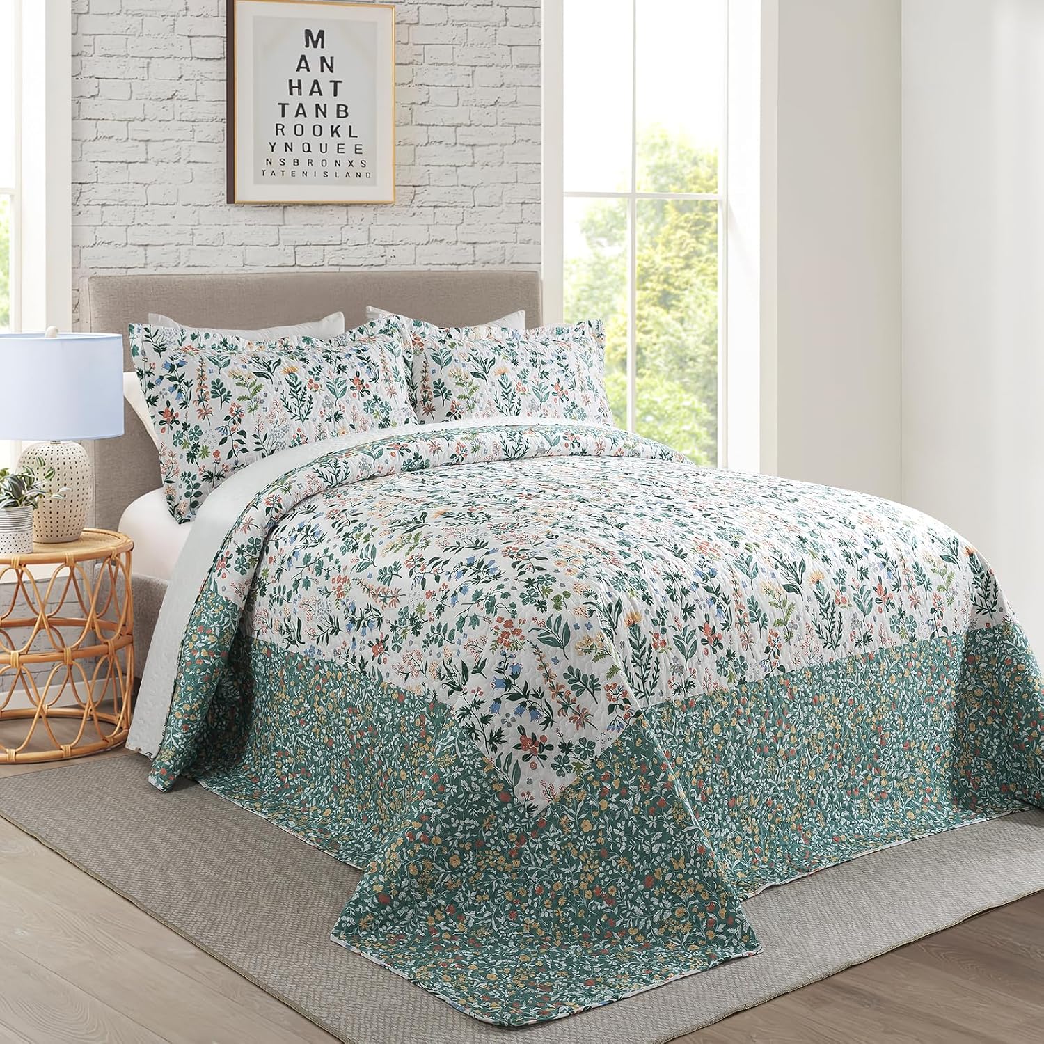 Travan Queen Quilt Set 3-Piece Bedspread Quilted Oversized Lightweight Microfiber Coverlet Set with Shams Violet Purple Floral Pattern Quilted