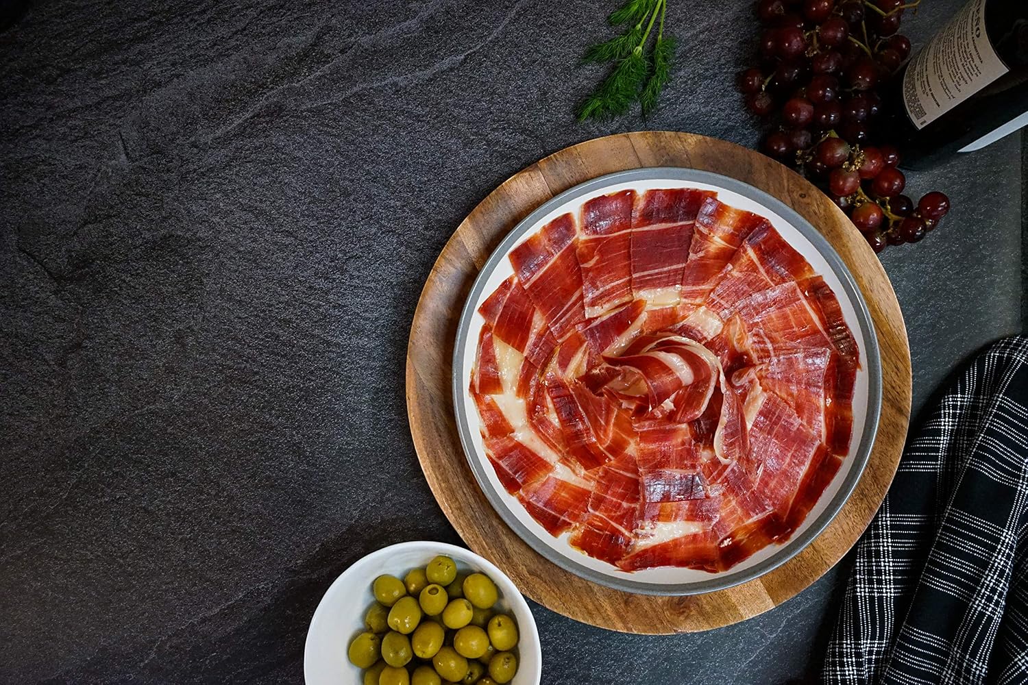 Acorn-Fed 100% Iberico Shoulder Ham Bone-in by Covap (9-10 Lb Ham Holder+ Carver Knifeincluded)