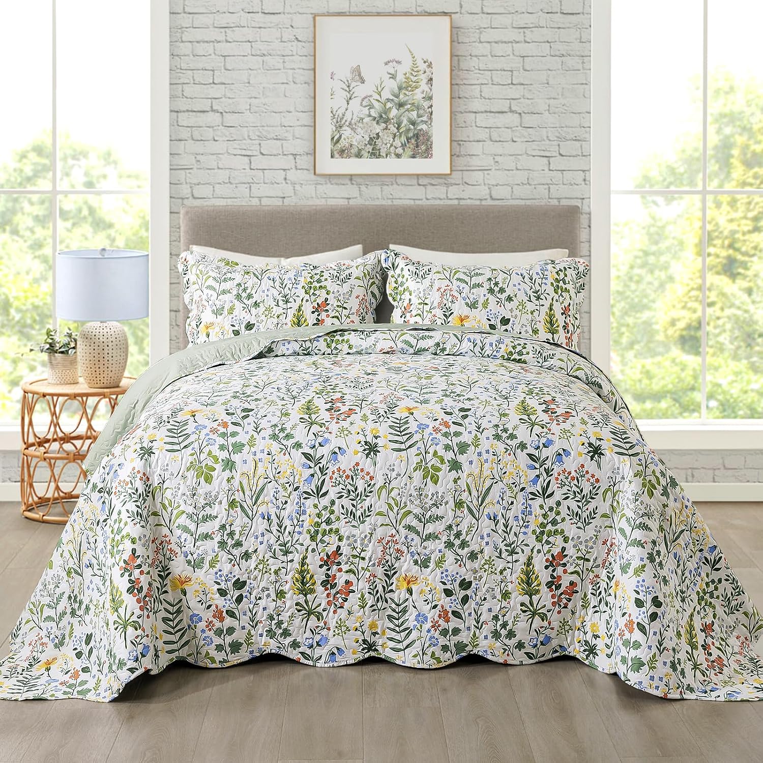 Travan Queen Quilt Set 3-Piece Bedspread Quilted Oversized Lightweight Microfiber Coverlet Set with Shams Violet Purple Floral Pattern Quilted