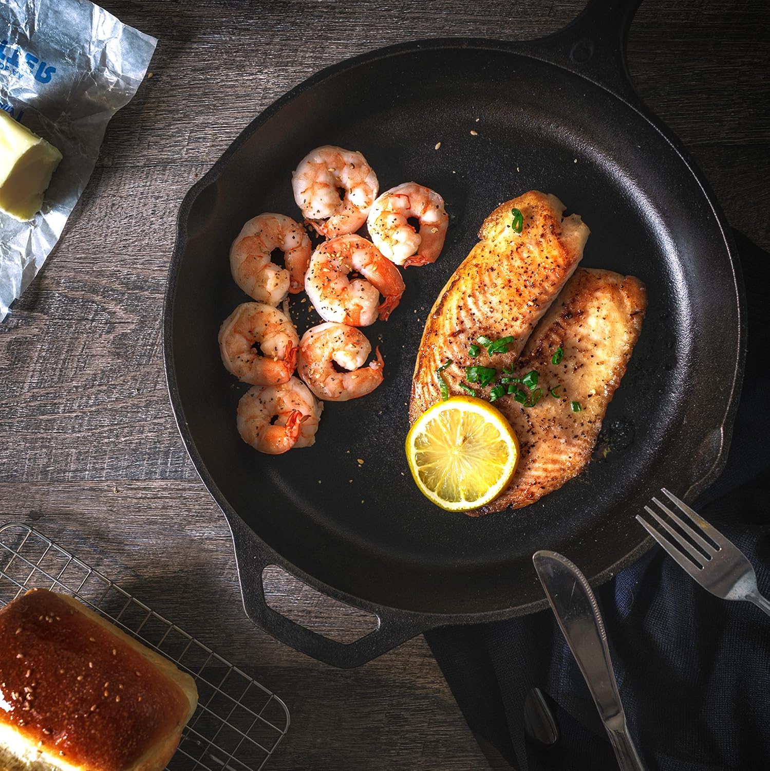 Utopia Kitchen Cast Iron Skillet 12 Inch with Lid Chefs Frying Pan Black | Chefs Pan, Pre Seasoned Skiller, Indoor and Outdoor Use, Grill Safe Cookware, Even Heat Distribution, Durable