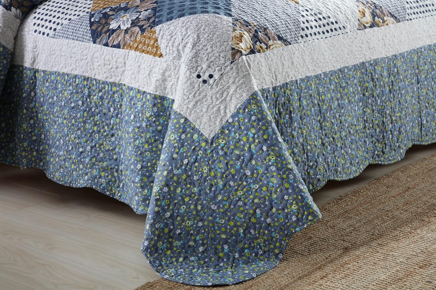 Travan Queen Quilt Set 3-Piece Bedspread Quilted Oversized Lightweight Microfiber Coverlet Set with Shams Violet Purple Floral Pattern Quilted