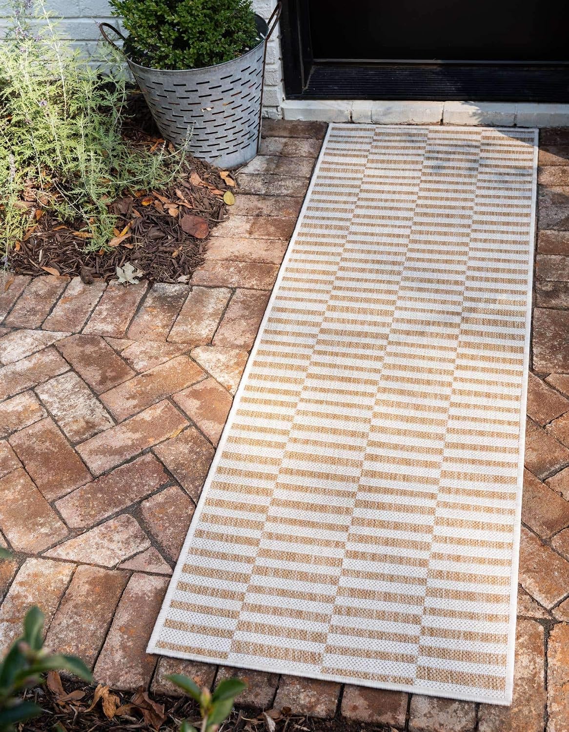 Unique Loom Outdoor Striped Collection Area Rug - Striped (7' 1" x 10' Rectangle, Taupe/Ivory)