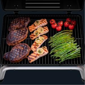 240 square inches of cooking space