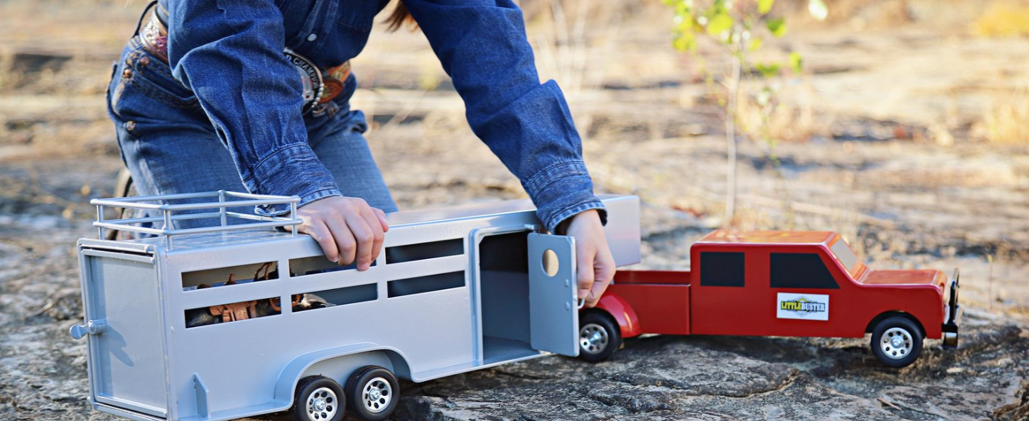Little Buster Toys flatbed Hay Truck