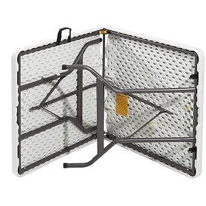 Folding table in platinum