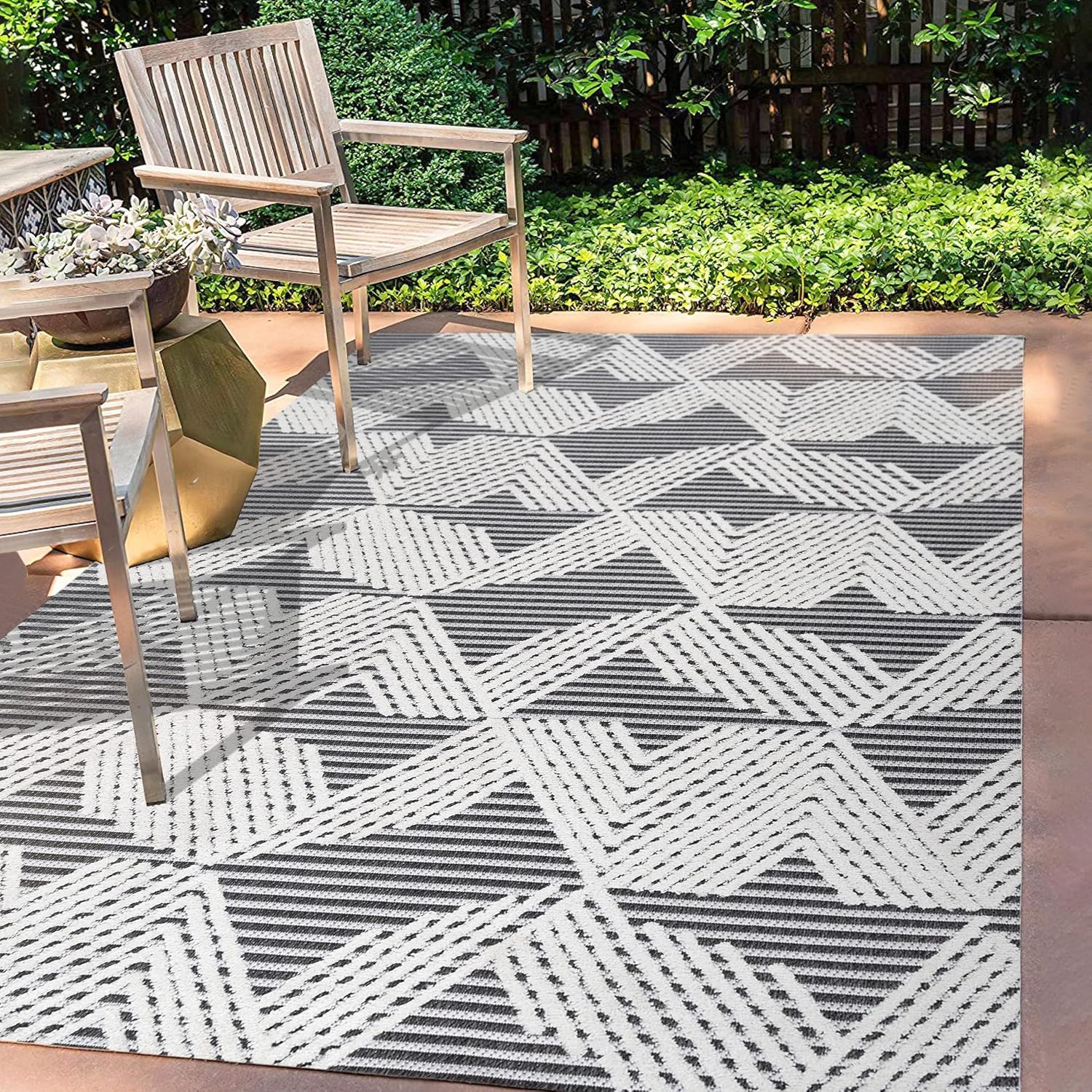 JONATHAN Y Art Deco Geometric Indoor Outdoor Area Rug 3X5 Black/Ivory, Jazz High-Low Pile for Backyard, Patio, Porch, Easy-Cleaning, High Traffic