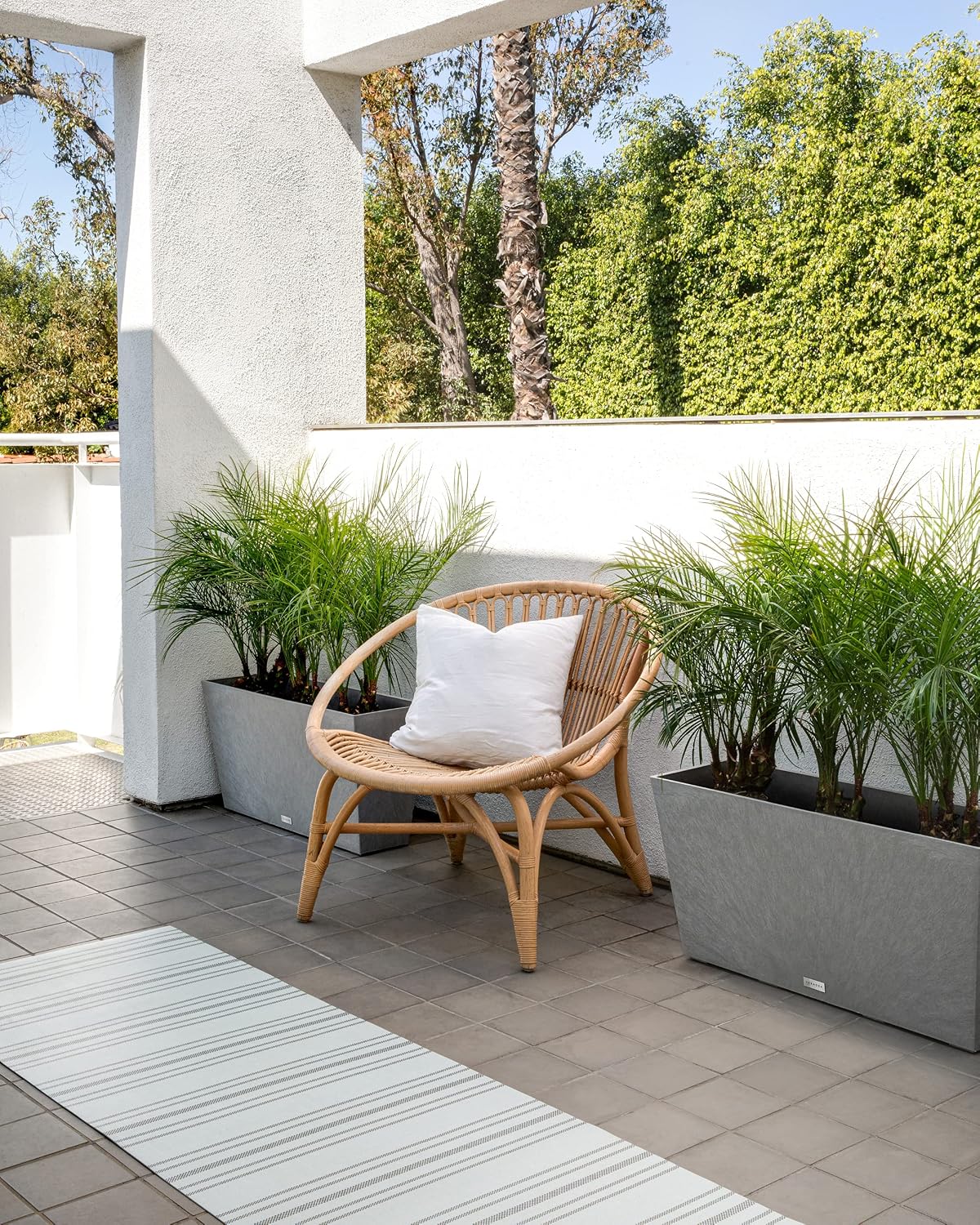 Veradek Pure Series Midori Planter - Wide Outdoor Planter | Made From Durable Plastic With Pre-Drilled Drainage Holes. Modern Porch/Patio Décor for Plants, Flowers and Herbs