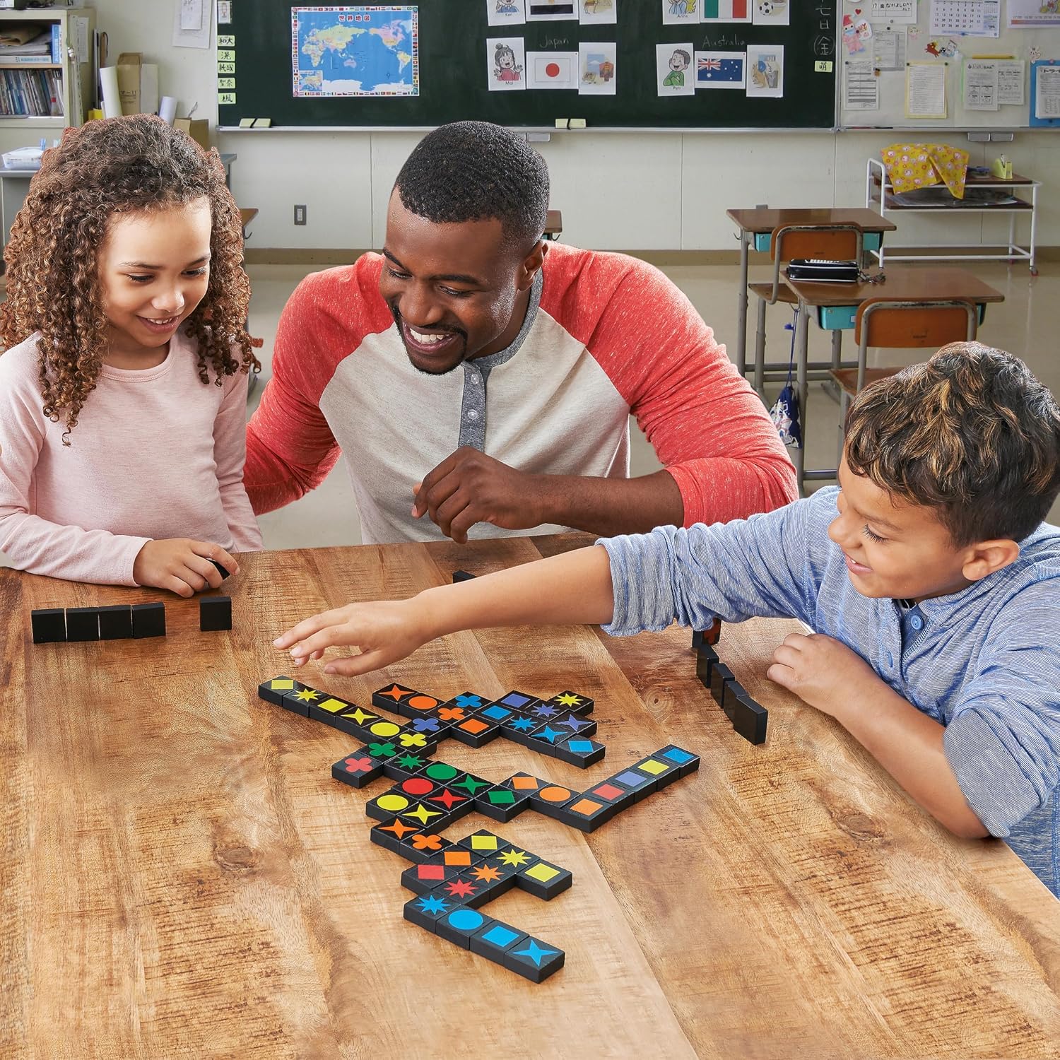 Mindware | Qwirkle: Travel (NEW) | Board Game | Ages 6+ | 2-4 Players | 45 Minutes Playing Time