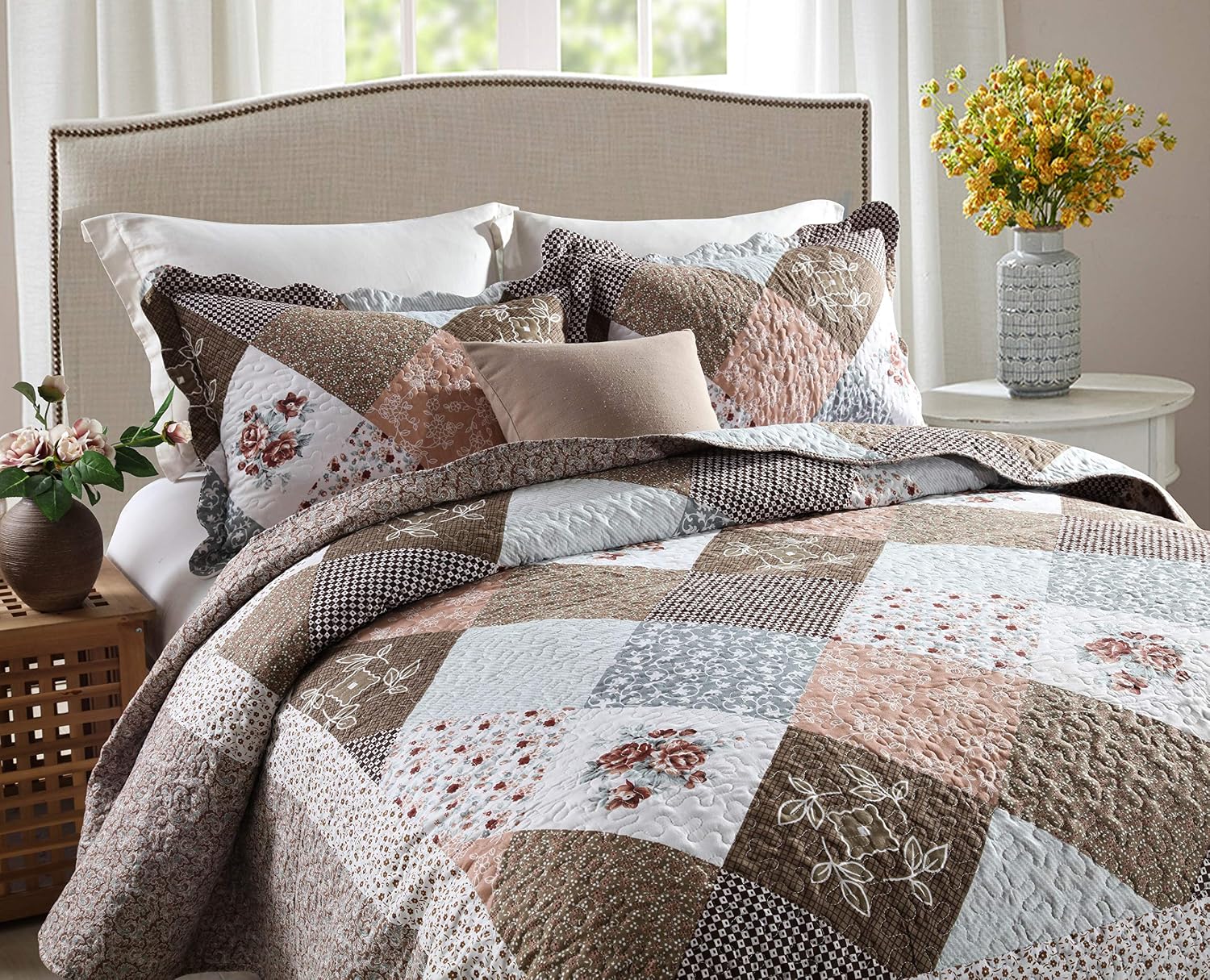 Travan Queen Quilt Set 3-Piece Bedspread Quilted Oversized Lightweight Microfiber Coverlet Set with Shams Violet Purple Floral Pattern Quilted