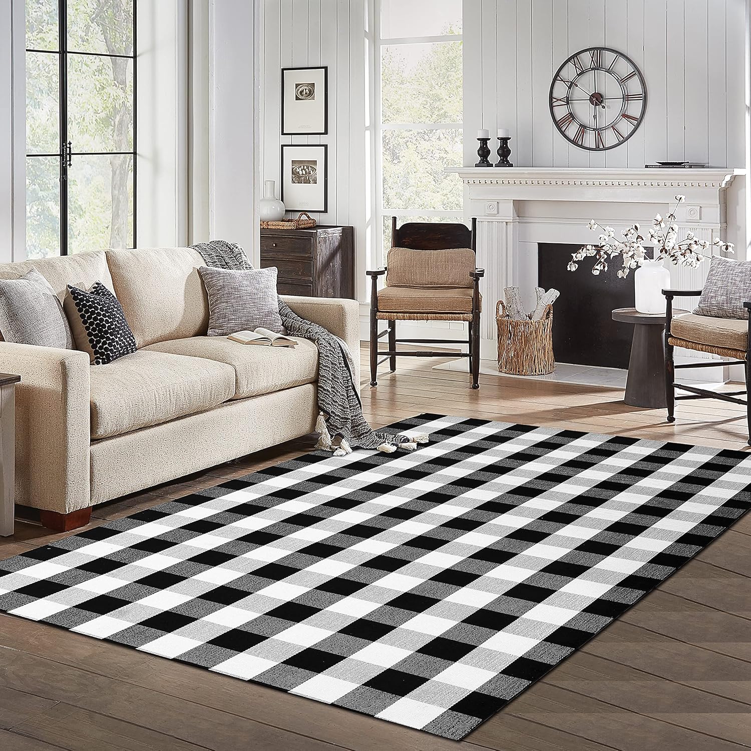 IOHOUZE 27.5x43 Buffalo Plaid Rug, Washable Front Door Mat, Black White
