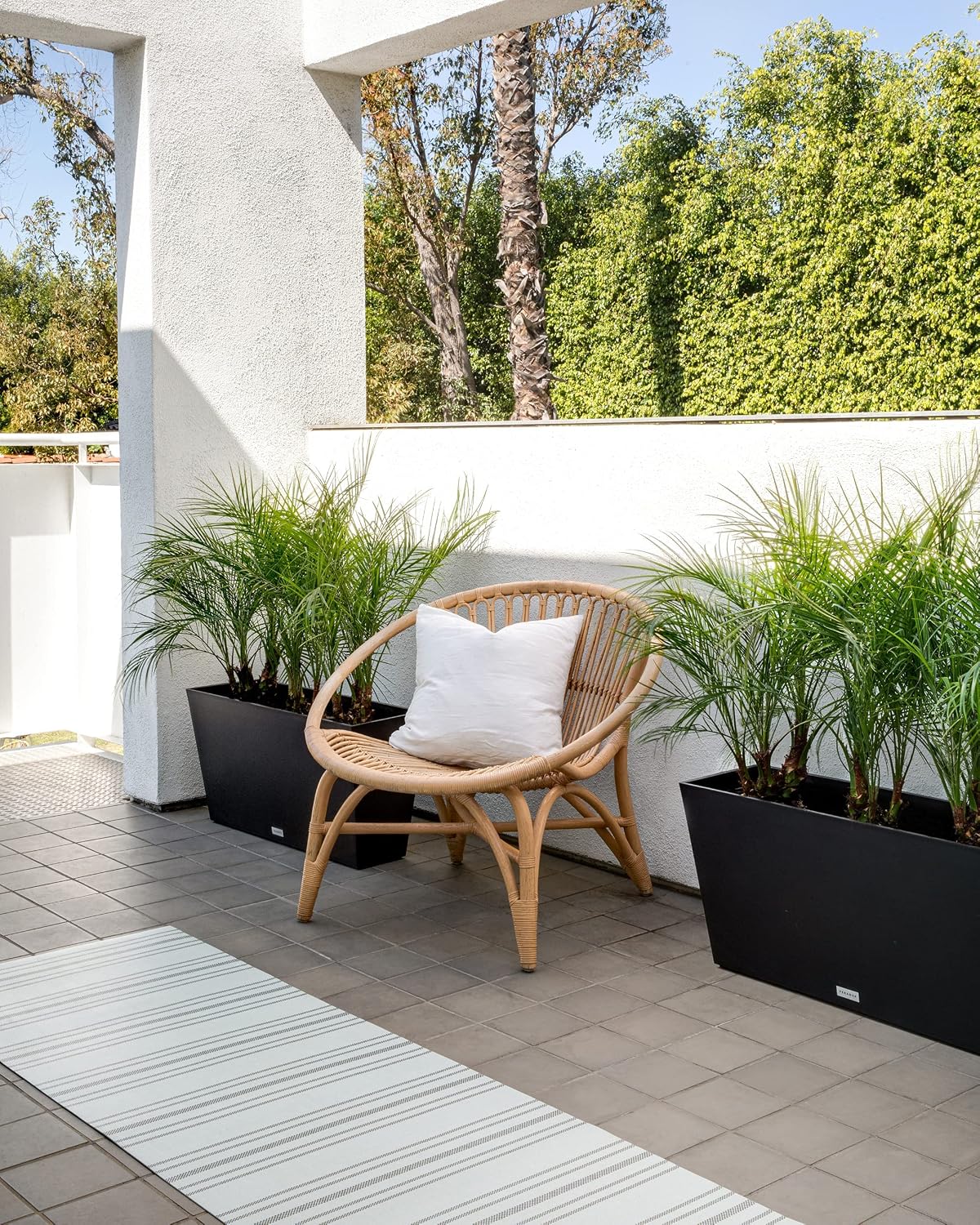 Veradek Pure Series Midori Planter - Wide Outdoor Planter | Made From Durable Plastic With Pre-Drilled Drainage Holes. Modern Porch/Patio Décor for Plants, Flowers and Herbs