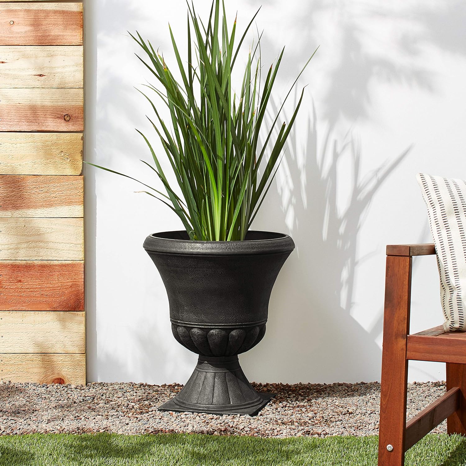 PSW HU40BK Bristol Urn Planter, 16 by 18-Inch, Black