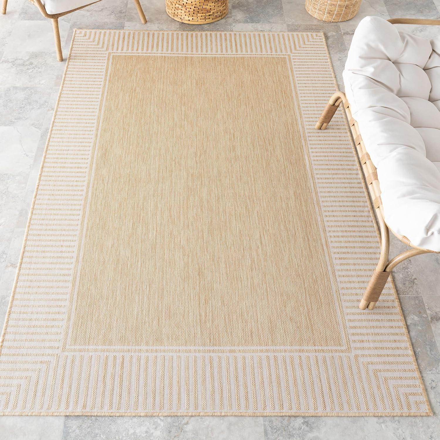 nuLOOM Asha Light Brown Bordered Indoor/Outdoor Area Rug, 4' x 5'