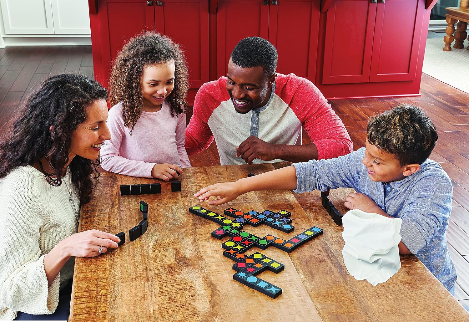 Mindware | Qwirkle: Travel (NEW) | Board Game | Ages 6+ | 2-4 Players | 45 Minutes Playing Time