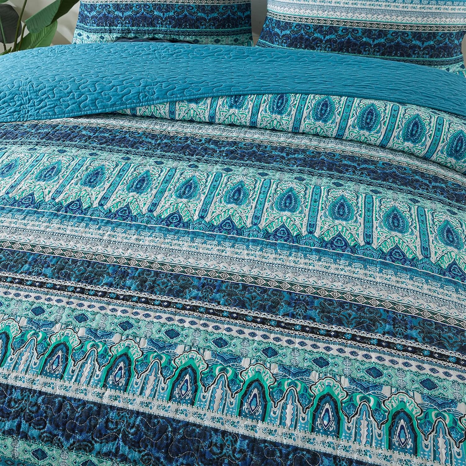 Striped Jacquard Style Cotton 3-Piece Patchwork Bedspread Quilt Sets, Queen Size