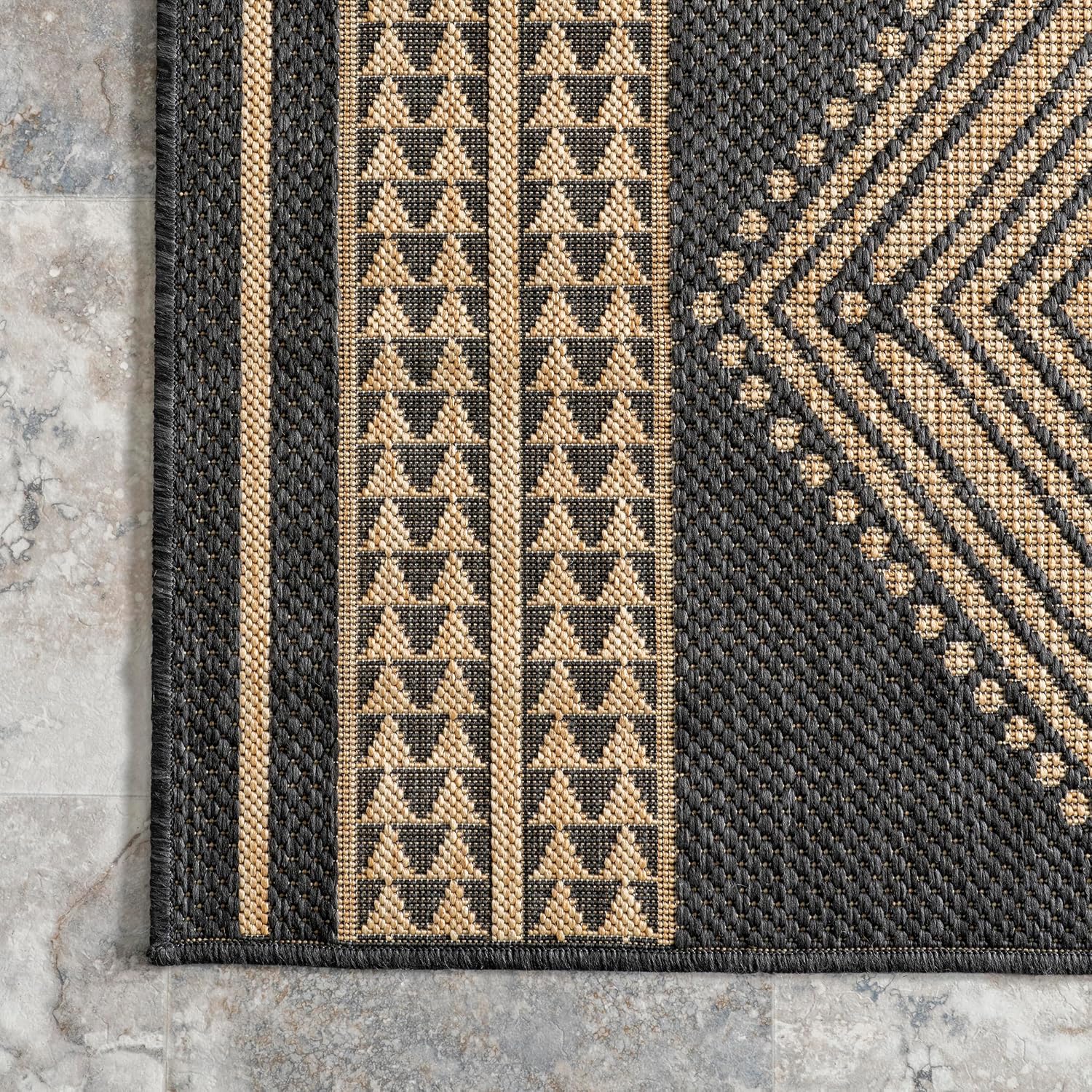 nuLOOM Ranya Light Brown Geometric Indoor/Outdoor Area Rug, 4' x 5'