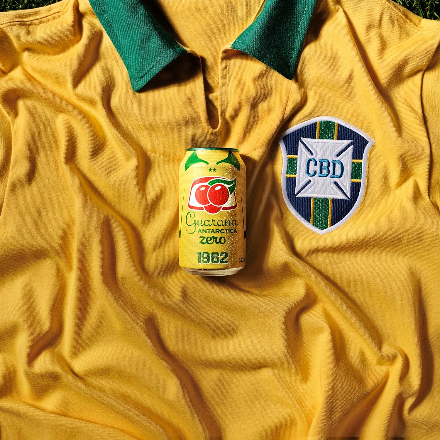 Guaraná Antarctica Zero, The Brazilian Original Guaraná Soda, Zero Sugar, 11.83 fl oz (Pack of 12) - Packaging May Vary