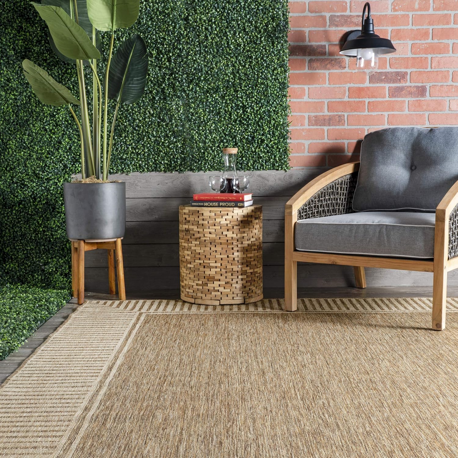 nuLOOM Asha Light Brown Bordered Indoor/Outdoor Area Rug, 4' x 5'