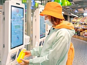 Touchscreen monitor