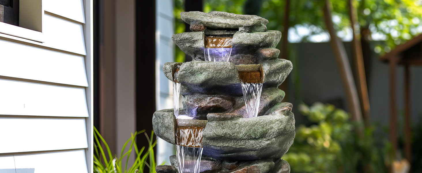 large outdoor fountain