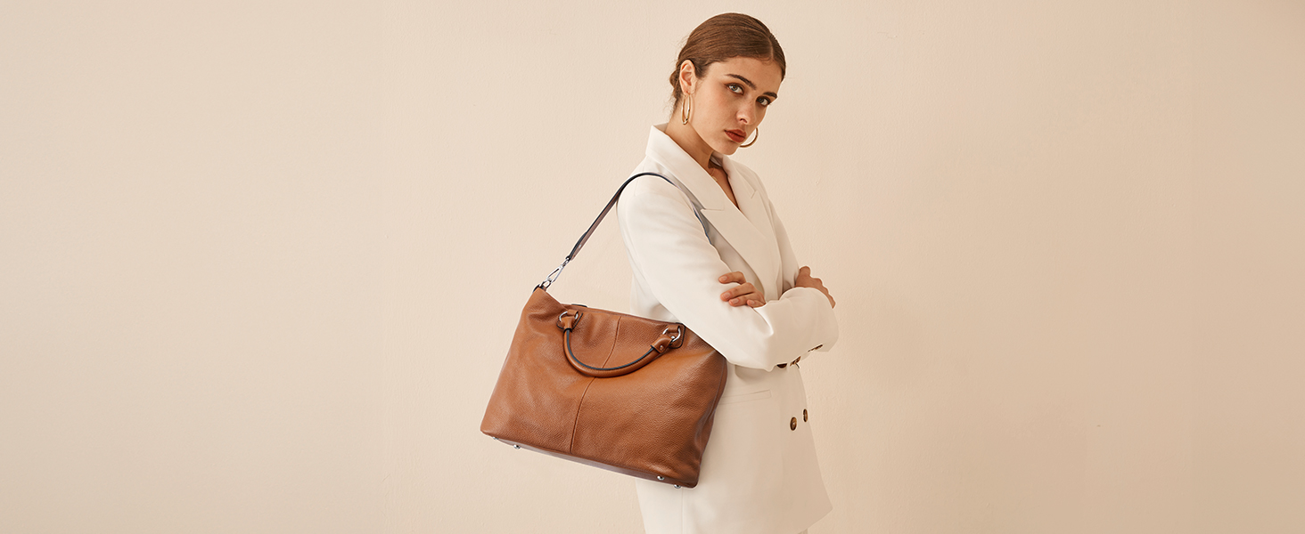 LEATHER SHOULDER BAG