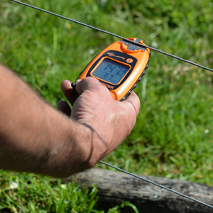 gallagher fault finder electric fence faults lcd voltage volt meter current shorts energizers earth
