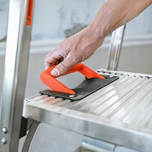 The platform handle makes it easy to move the Flip-N-Lite