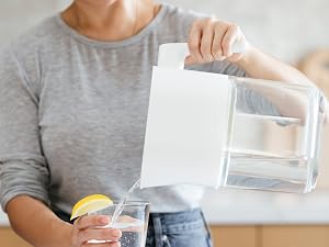 girl pouring the water