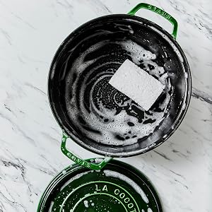 Staub, cocotte, cast iron, dutch oven, round