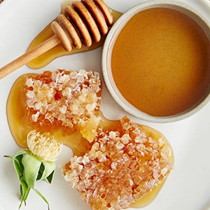 honeyjar aroma foodie honeydip caramel culinary cocina forage coastal garnish beverage muffin recipe