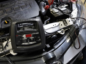 Automatic battery charger with auto voltage detection, multi-stage charging and trickle charging.