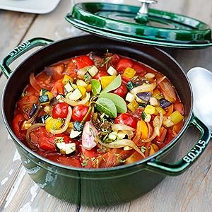 Staub, cocotte, cast iron, dutch oven, round