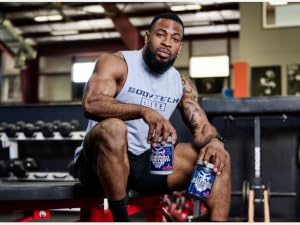 bodybuilder with bodytech supplements