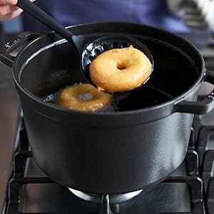 Staub, cocotte, cast iron, dutch oven, round