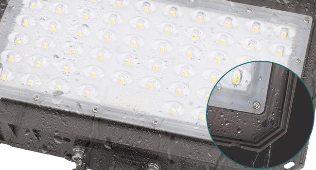 A+4-2_Slipfitter Mount LED Flood Light_drainage hole