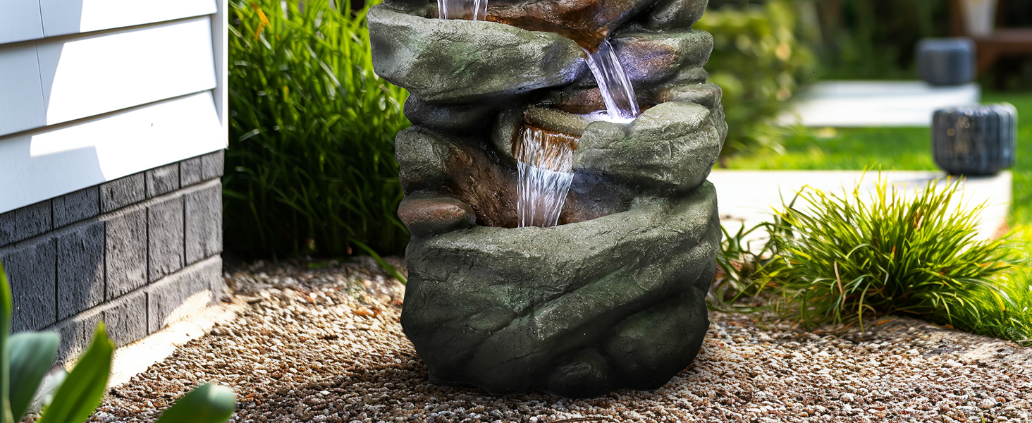 large outdoor fountain