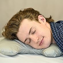 Man Using Le Grand Pillow