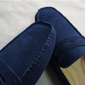THE MATERIAL OF THE MEN'S SUEDE MOCCASINS LOAFERS