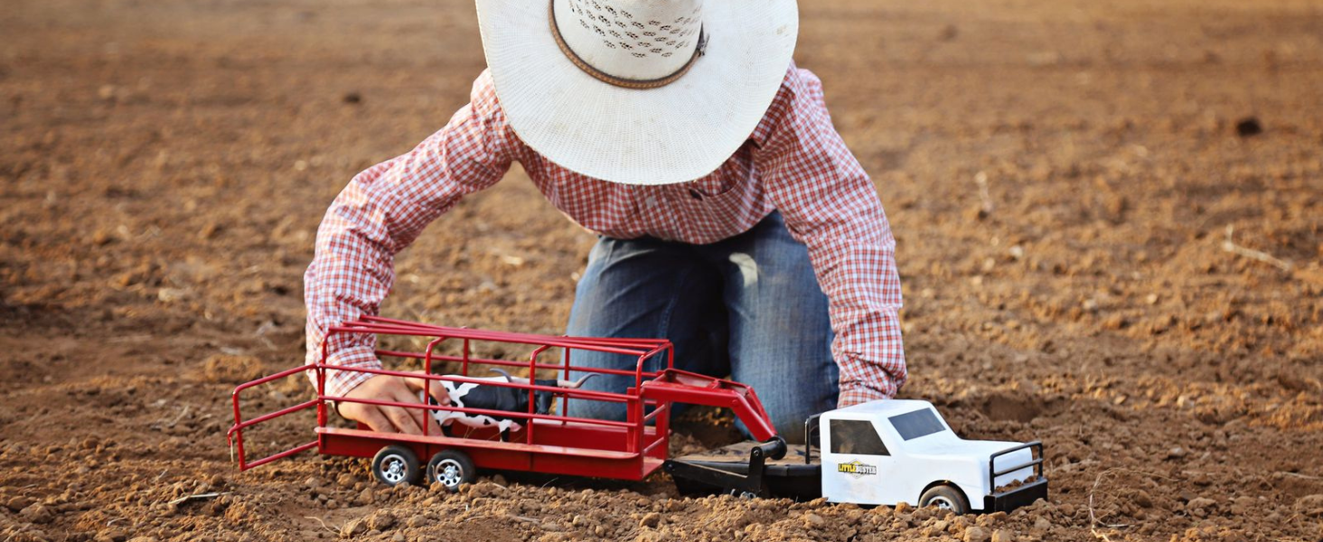 Little Buster Toys flatbed Hay Truck