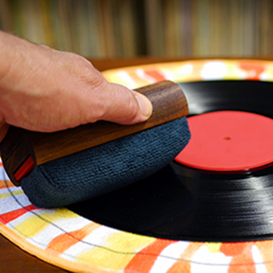 off turntable manual cleaning vinyl record