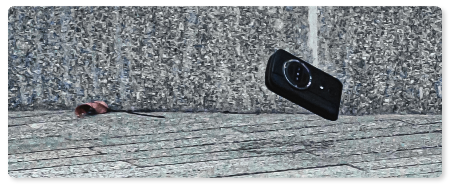 M8 Rugged Flip Phone - Drop-proof